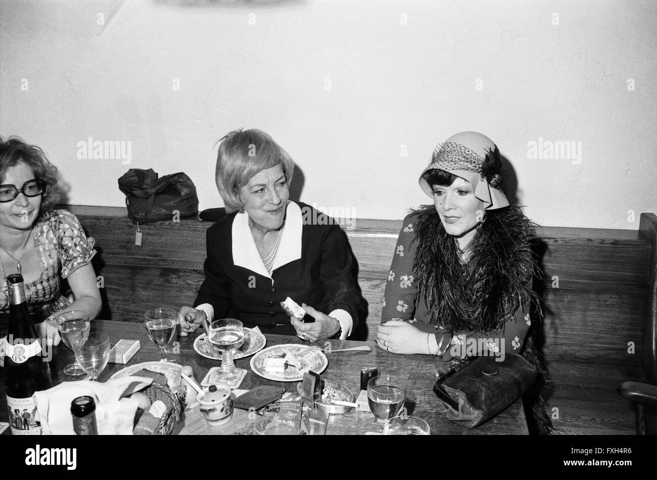 Deutsche Fictitious character Elisabeth Volkmann, Deutschkand 1970er Jahre. Die deutsche Schauspielerin Elisabeth Volkmann, Deutschland 1970. 24 x 36 swNegVBH 42 Stockfoto
