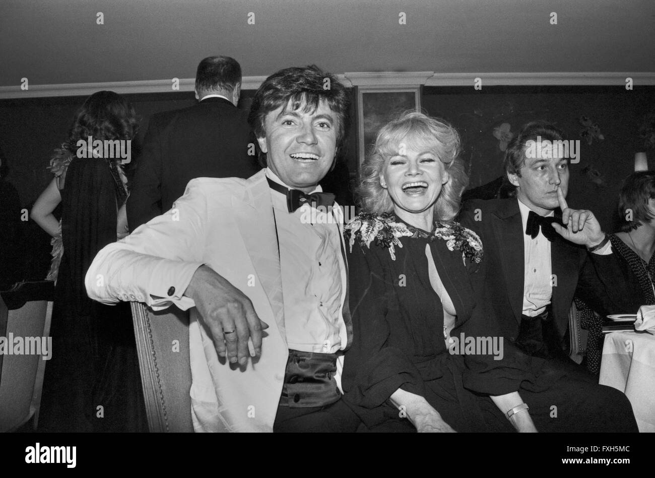 Der Deutsche gerade Rex Gildo Mit Ehefrau Marion Beim Deutschen Filmball bin 15.01.1979 in München, Deutschland-1970er-Jahre. Deutscher Schlagersänger Rex Gildo mit seiner Frau Marion in der Deutscher Filmball am 15. Januar 1979 in München der 1970er Jahre. 24x36swNegV143 Stockfoto