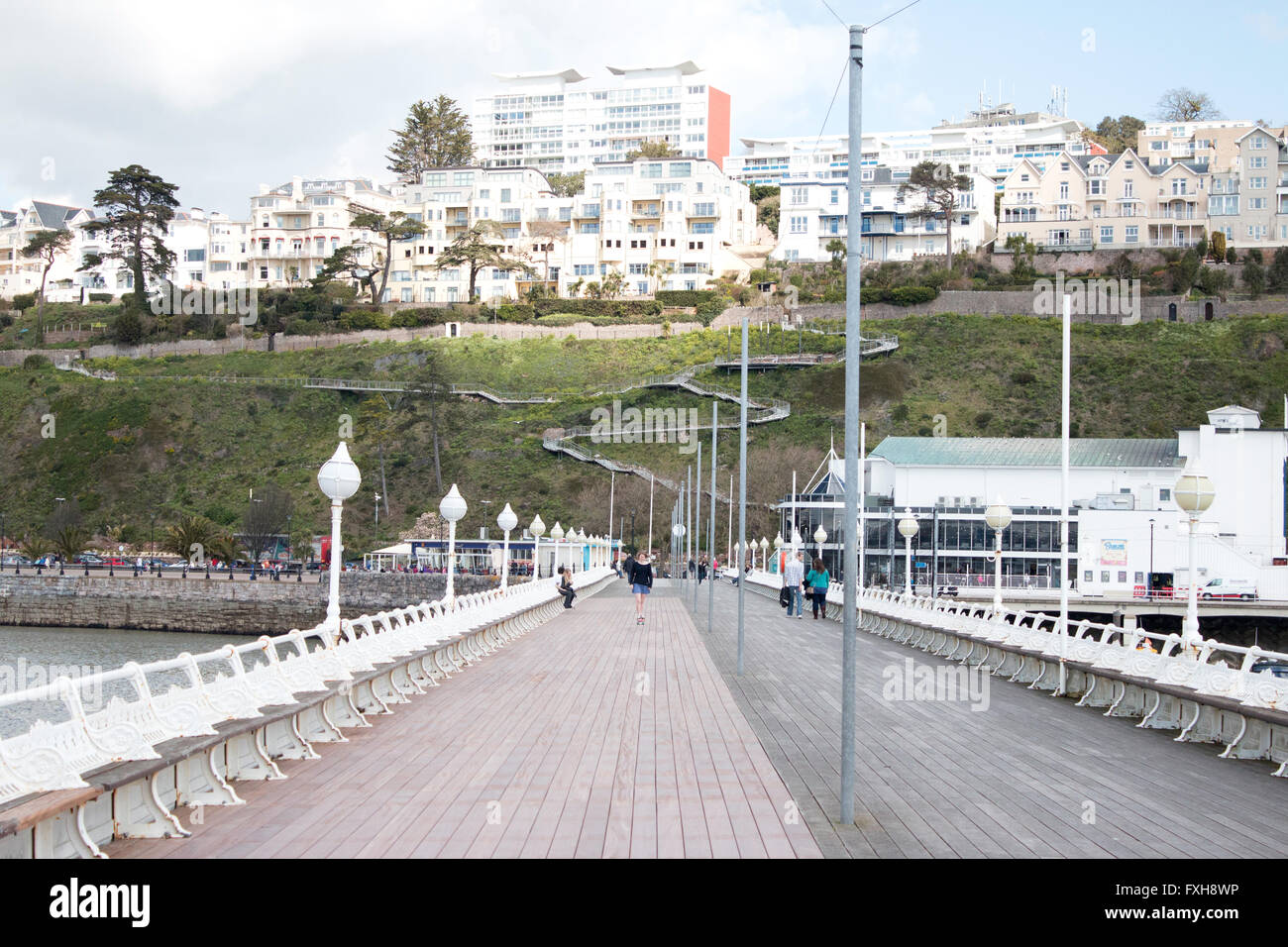 Torquay Prinzessin Pier und Felsen Fuß Stockfoto