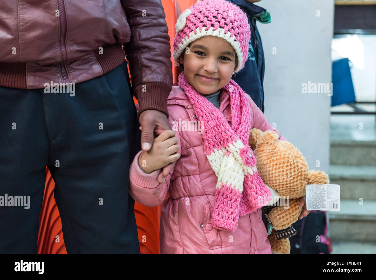 Flüchtlingskind aus Syrien in Caritas Jordan Center befindet sich in der Kirchengemeinde Gebäude des lateinischen Klosters in Mafraq, Jordanien Stockfoto