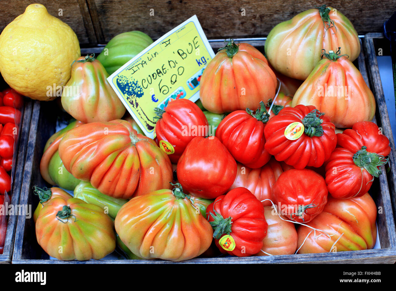 Tomaten auf den Verkauf zu einem Markt, Venedig, Italien Stockfoto