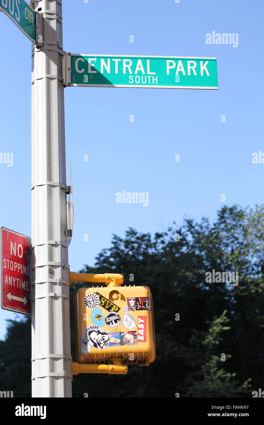 Straßenschild für Central Park South in New York City Stockfoto