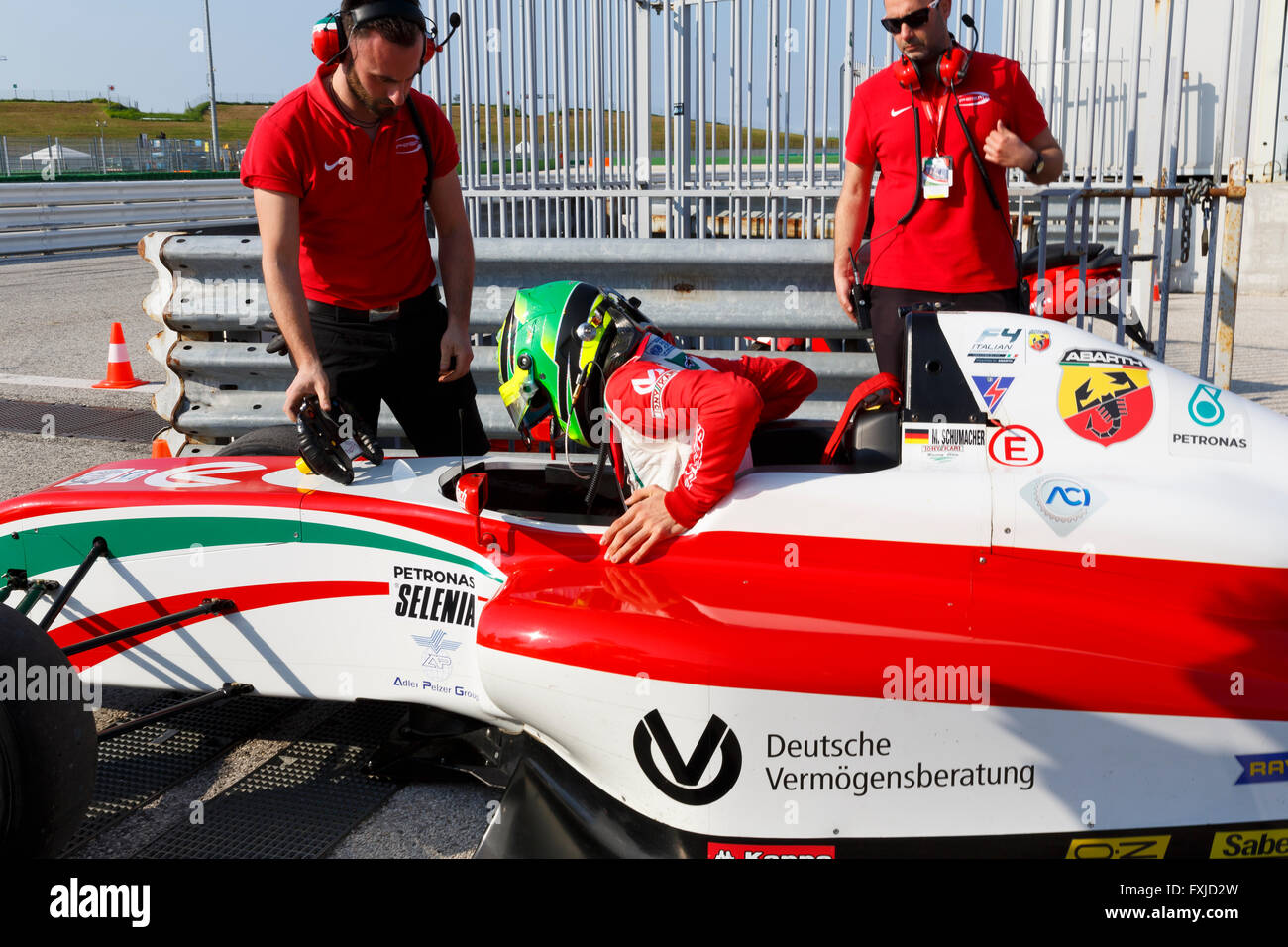 Misano Adriatico, Italien - 10. April 2016: A Tatuus F4 T014 Abarth von Prema Powerteam Team, angetrieben von Schumacher Mick Stockfoto