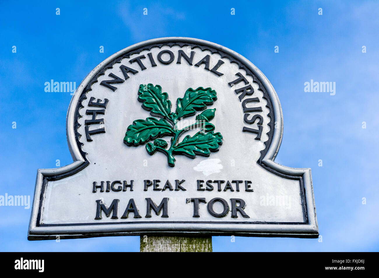 Der National Trust aus Gusseisen Mam Tor unterzeichnen im Peak District, Derbyshire, England. Stockfoto