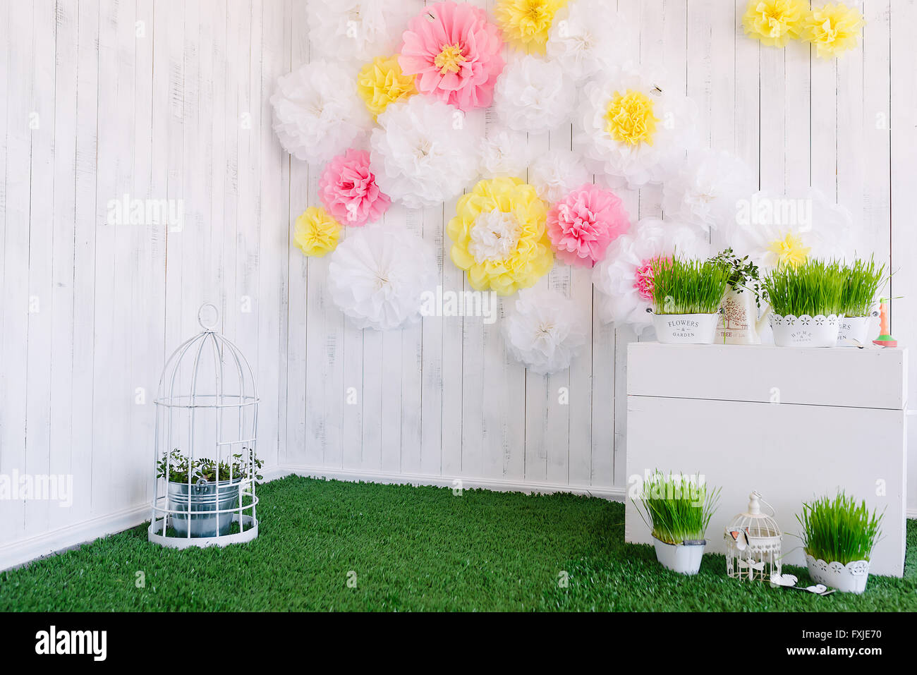 Foto-Zone im Studio mit Blumen Stockfoto