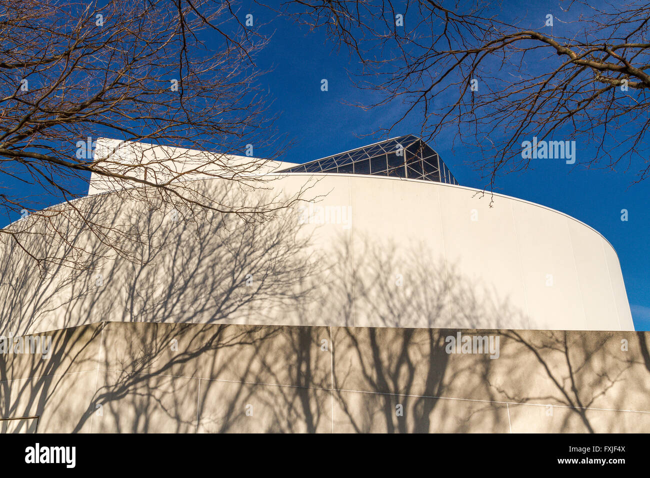 Das Äußere der John F Kennedy Presidential Library and Museum, das dem Gedenken an den 35. Präsidenten in Boston, Massachusetts, USA, gewidmet ist Stockfoto