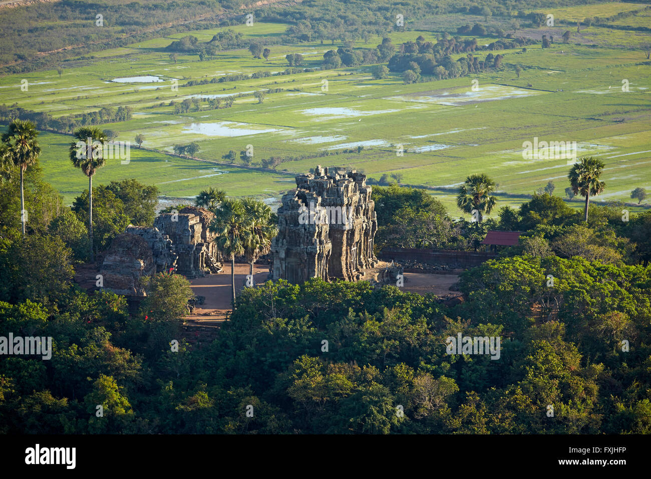 Phnom Krom Tempel (9. Jahrhundert), Phnom Krom Hügel in der Nähe von Siem Reap, Kambodscha - Antenne Stockfoto