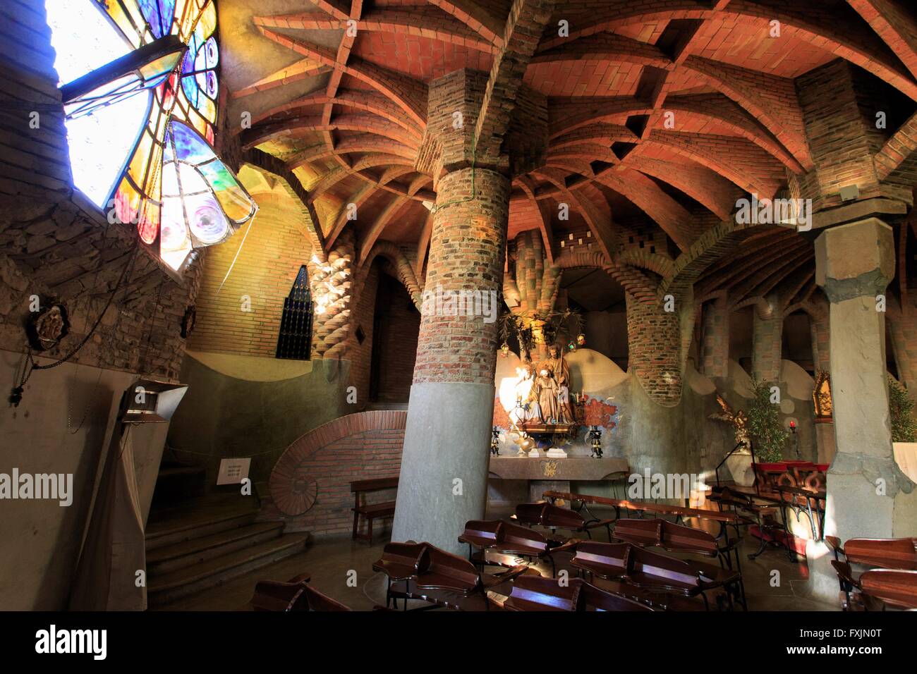 Die unverwechselbaren Interieur der Colonia Güell in Barcelona, Spanien Stockfoto