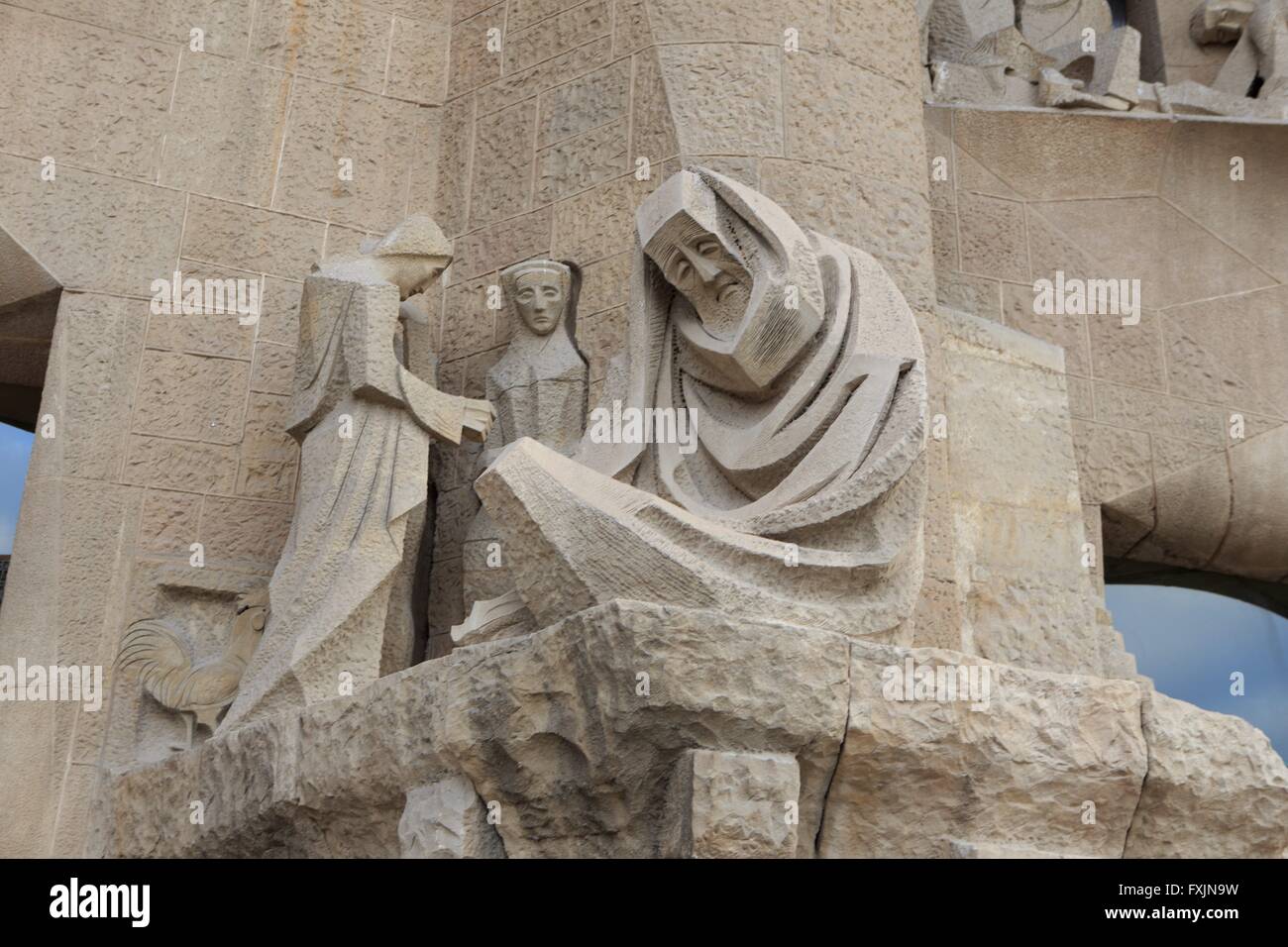 Die Leidenschaft Fassade der Sagrada Familia ist bekannt für seine quadratischen aussehende Darstellung der Figuren. Barcelona, Spanien. Stockfoto