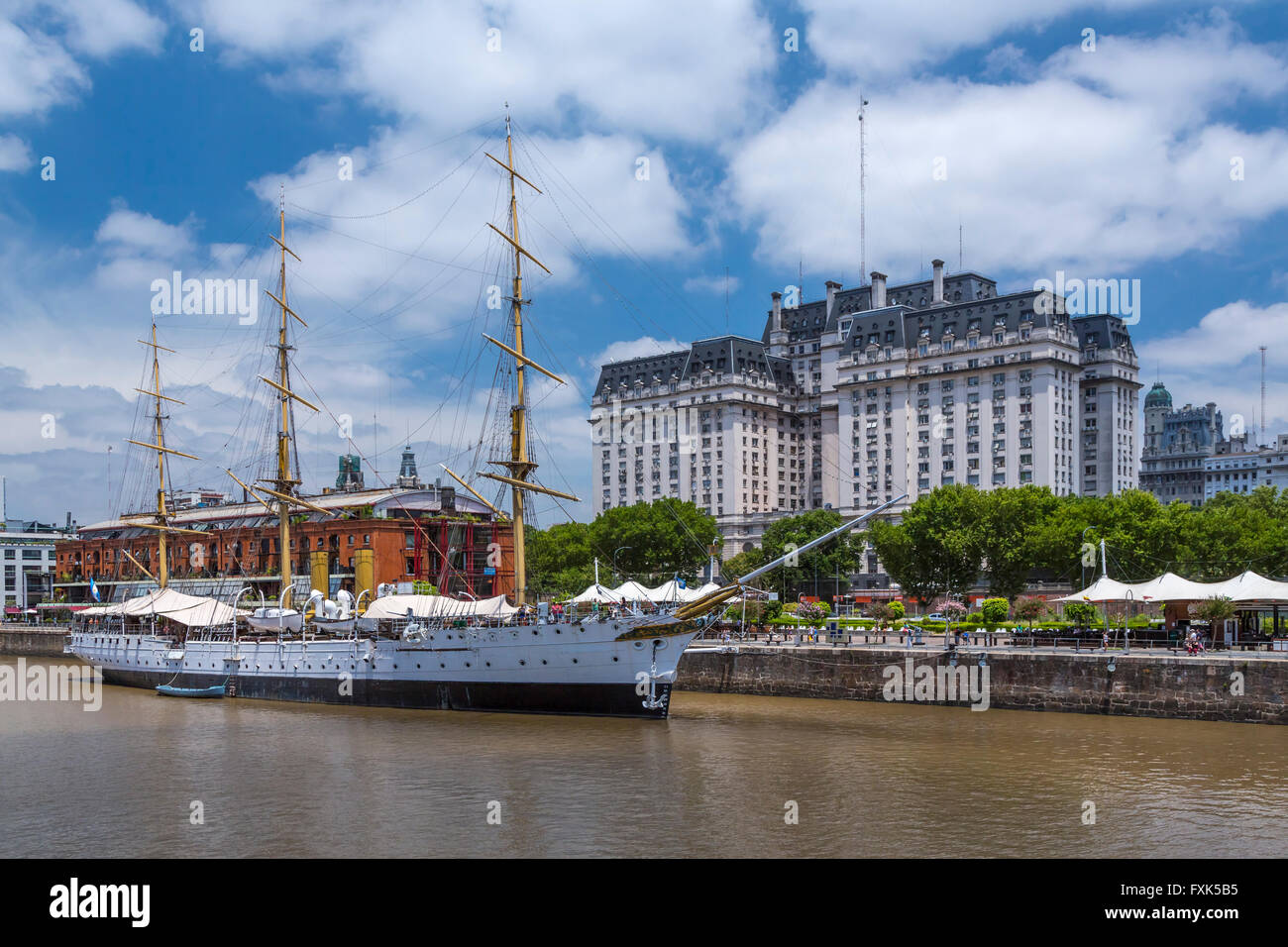 Ein historisches Museumsschiff in Puerto Madero, Buenos Aires, Argentinien, Südamerika. Stockfoto