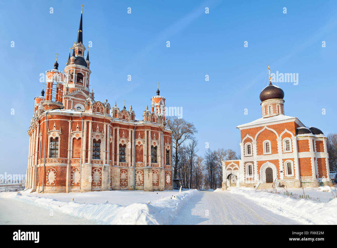 Kirchen im Kreml Mozhaysk im Winter, Gebiet Moskau, Russland Stockfoto