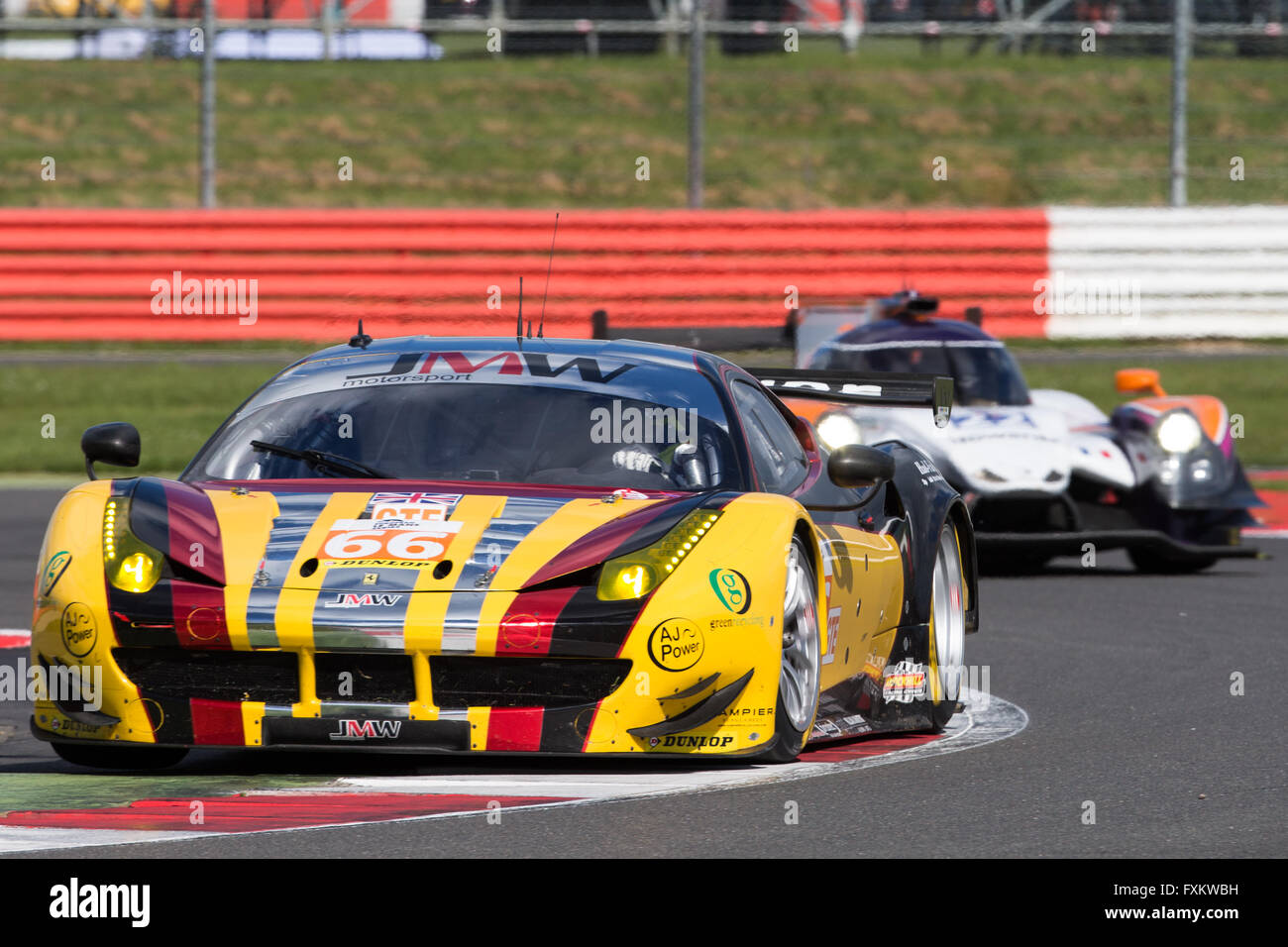 Silverstone im Vereinigten Königreich. 16. April 2016. Europäische Le Mans Series, Runde 1. JMW Motorsport Ferrari 458 Italia GT2 GTE angetrieben von Andrea Bertolini, Rory Metzger und Robert Smith. Bildnachweis: Aktion Plus Sport/Alamy Live-Nachrichten Stockfoto