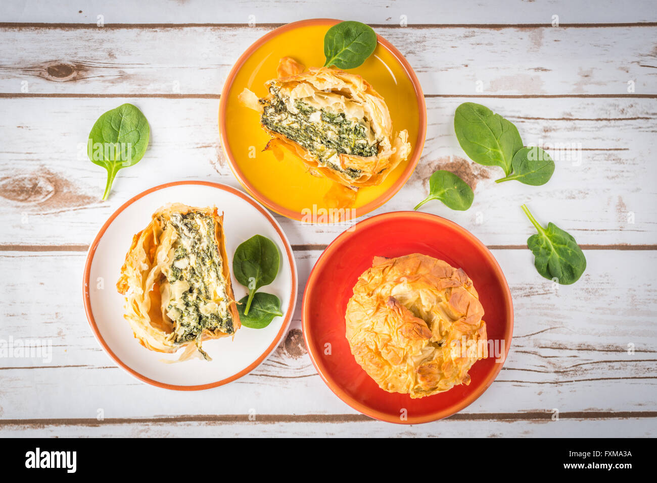 Spanakopita - griechische Spinat pie mit Feta und Ricotta, Ansicht von oben Stockfoto