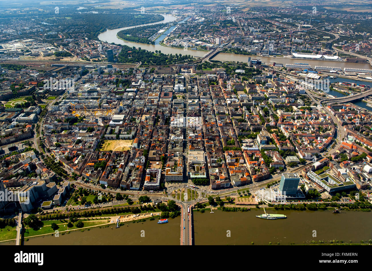 Luftaufnahme, Quadrate Mannheim, Altstadt, mit Blick auf den Neckar in Mannheim, Mannheim, Baden-Württemberg, Deutschland, Europa, Stockfoto