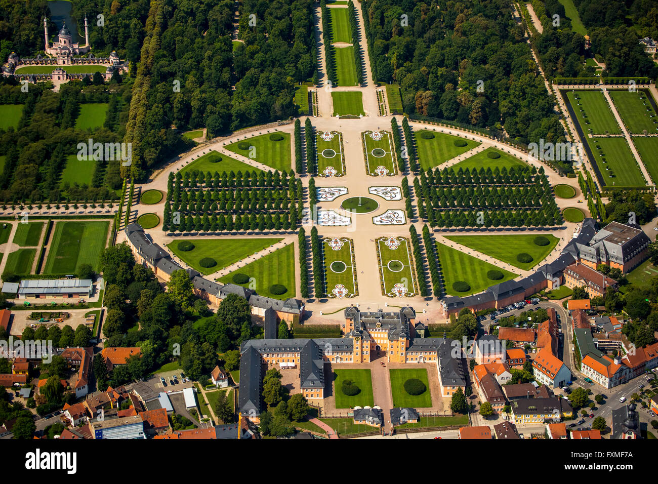 Luftbild, französischer Garten, Barockgarten mit längs- und Querbeschleunigung Achsen, Schwetzingen Schloss mit Schlossgarten, Stockfoto