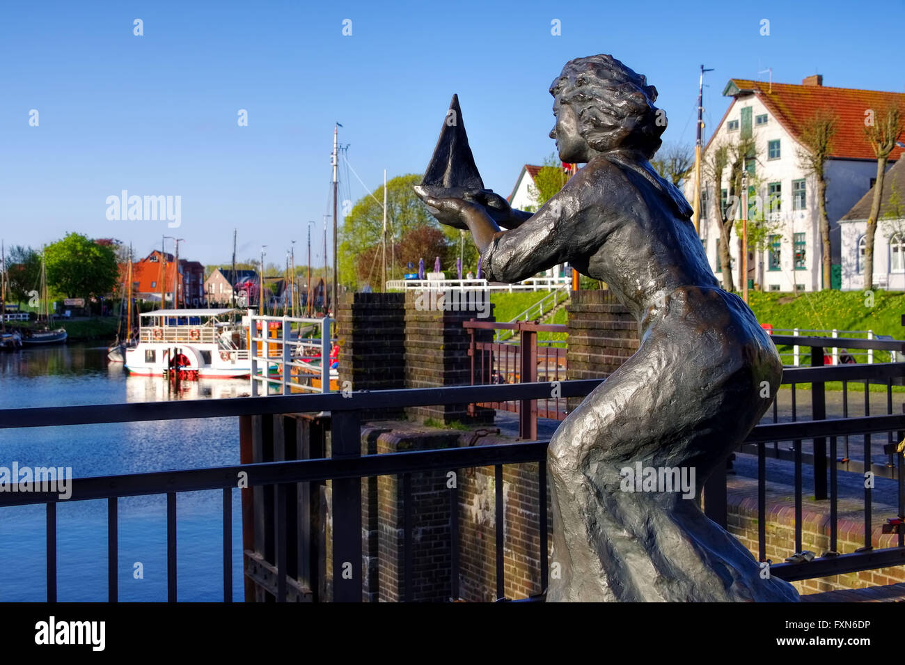 Carolinensiel Hafen Statue - Carolinensiel Hafen Statue 01 Stockfoto