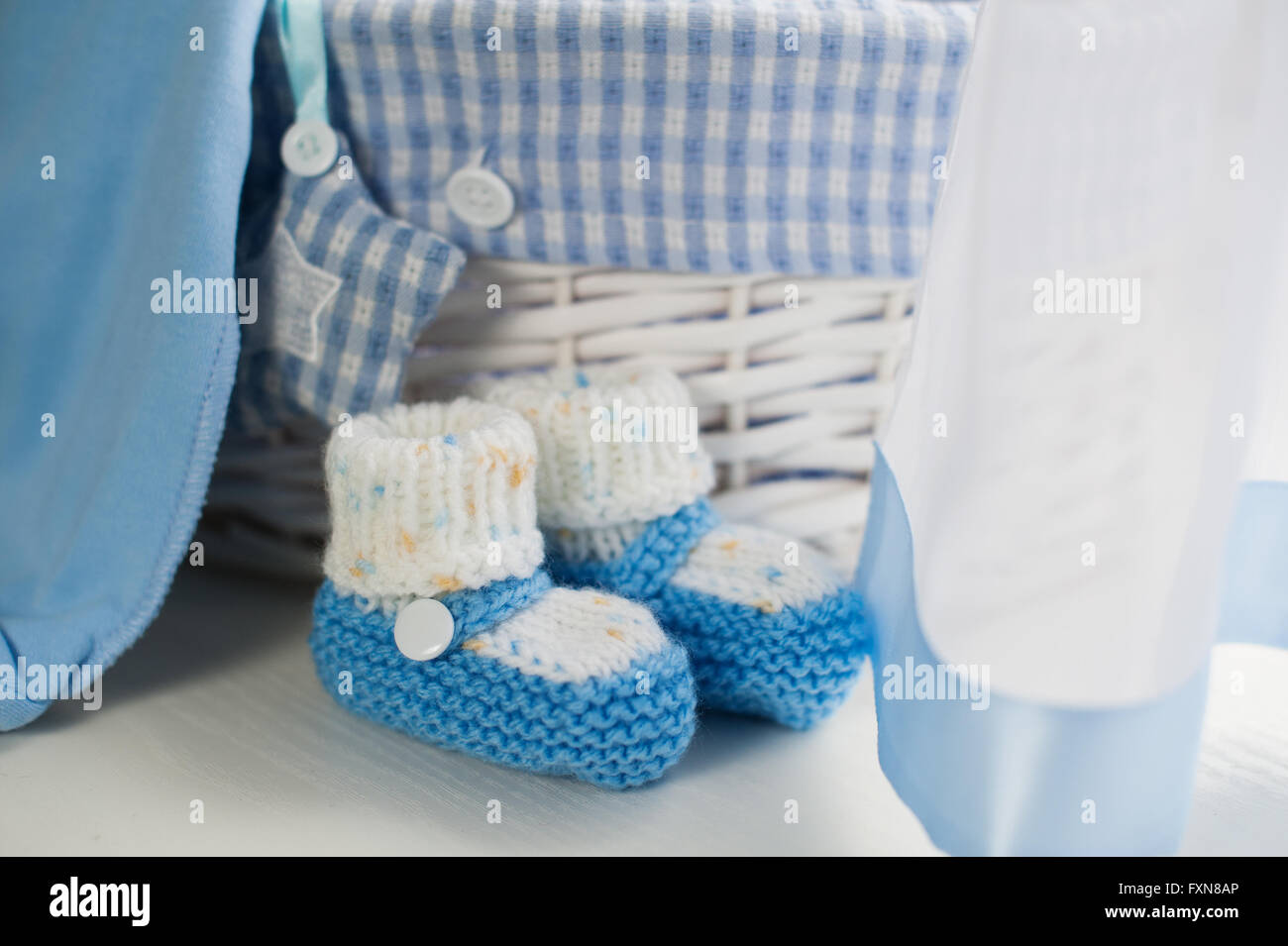 Blue Boy Babyschuhe im Kinderzimmer Stockfoto