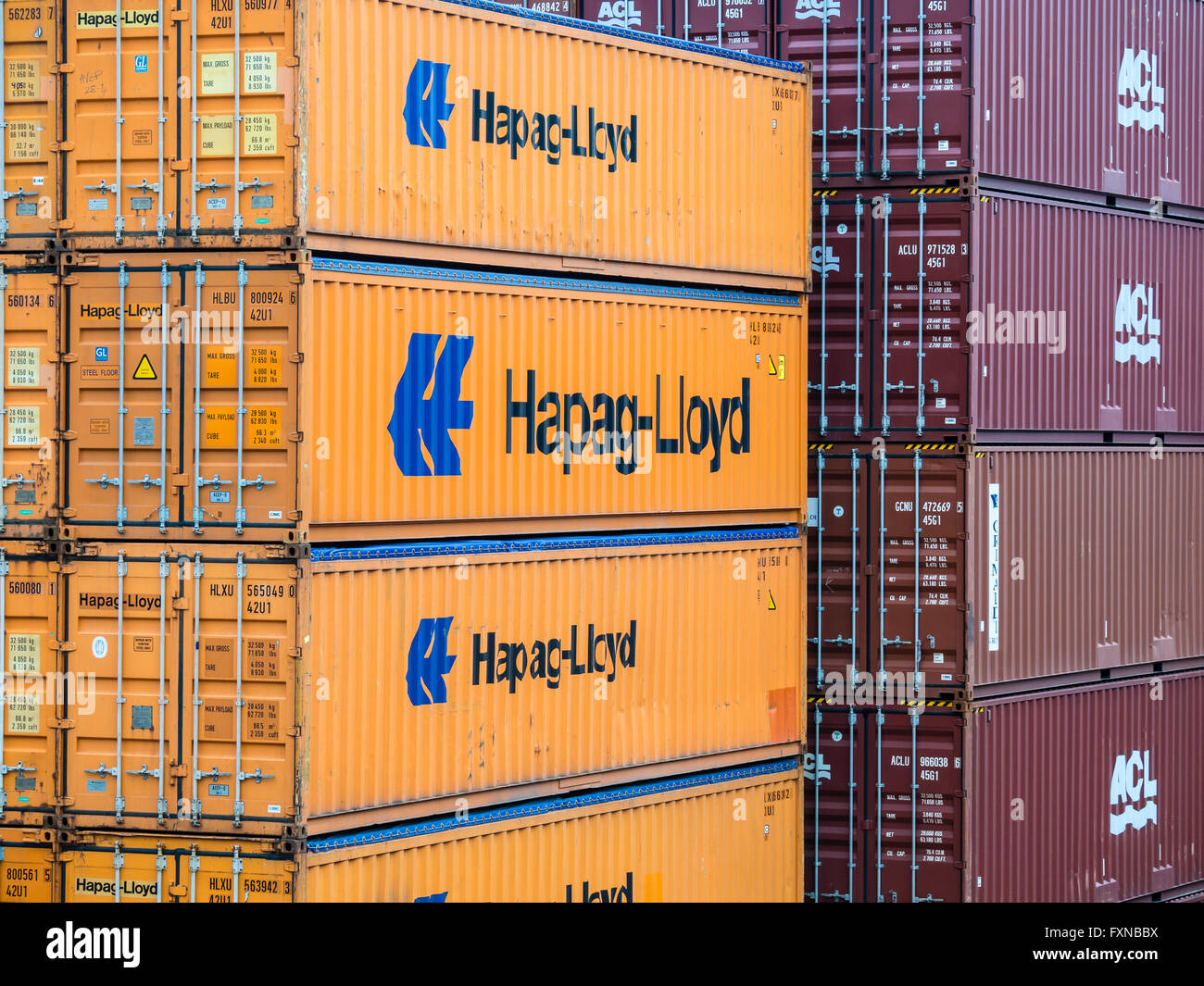 Container-Stack, Hamburger Hafen, Deutschland Stockfoto