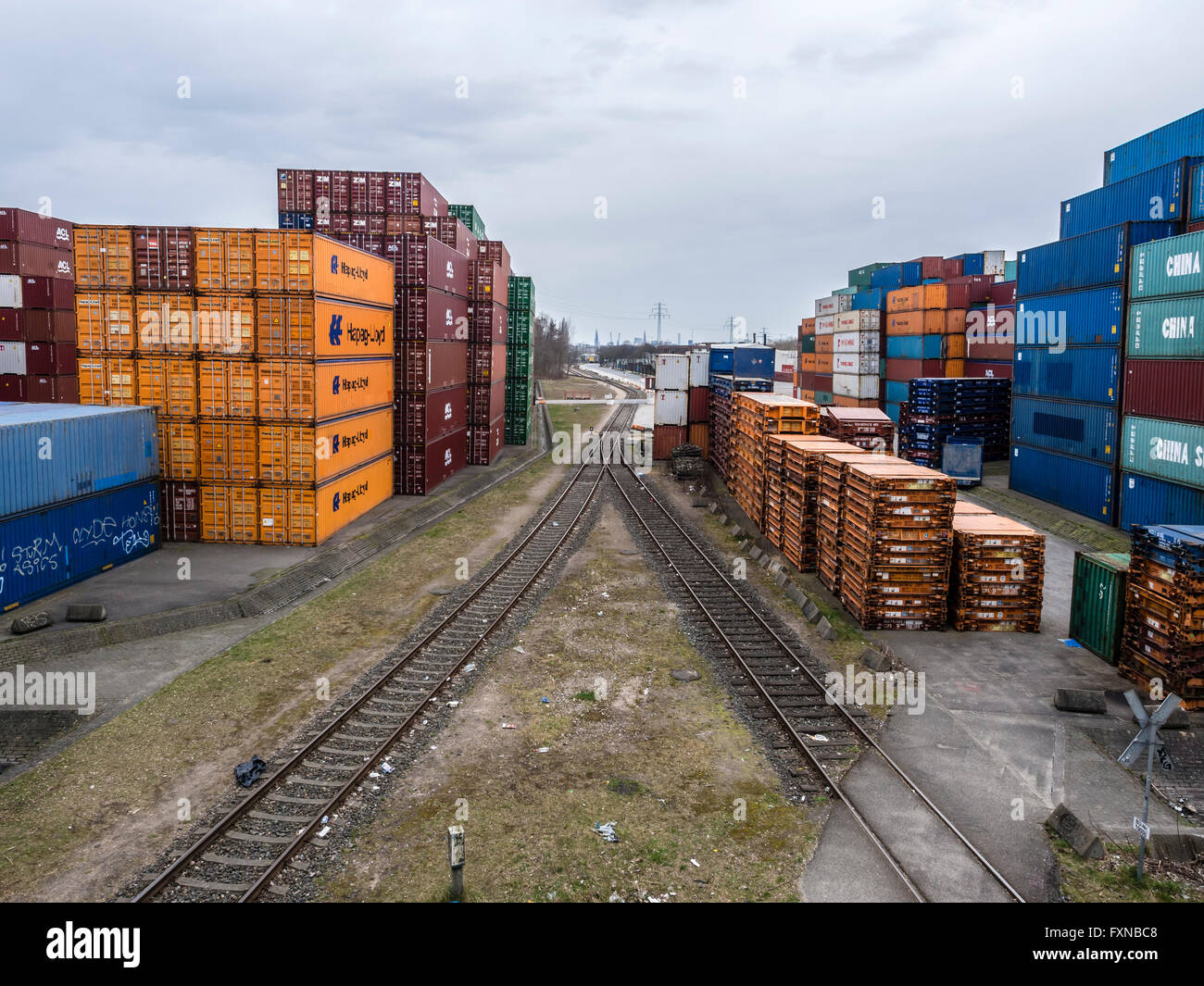 Container-Stack, Hamburger Hafen, Deutschland Stockfoto