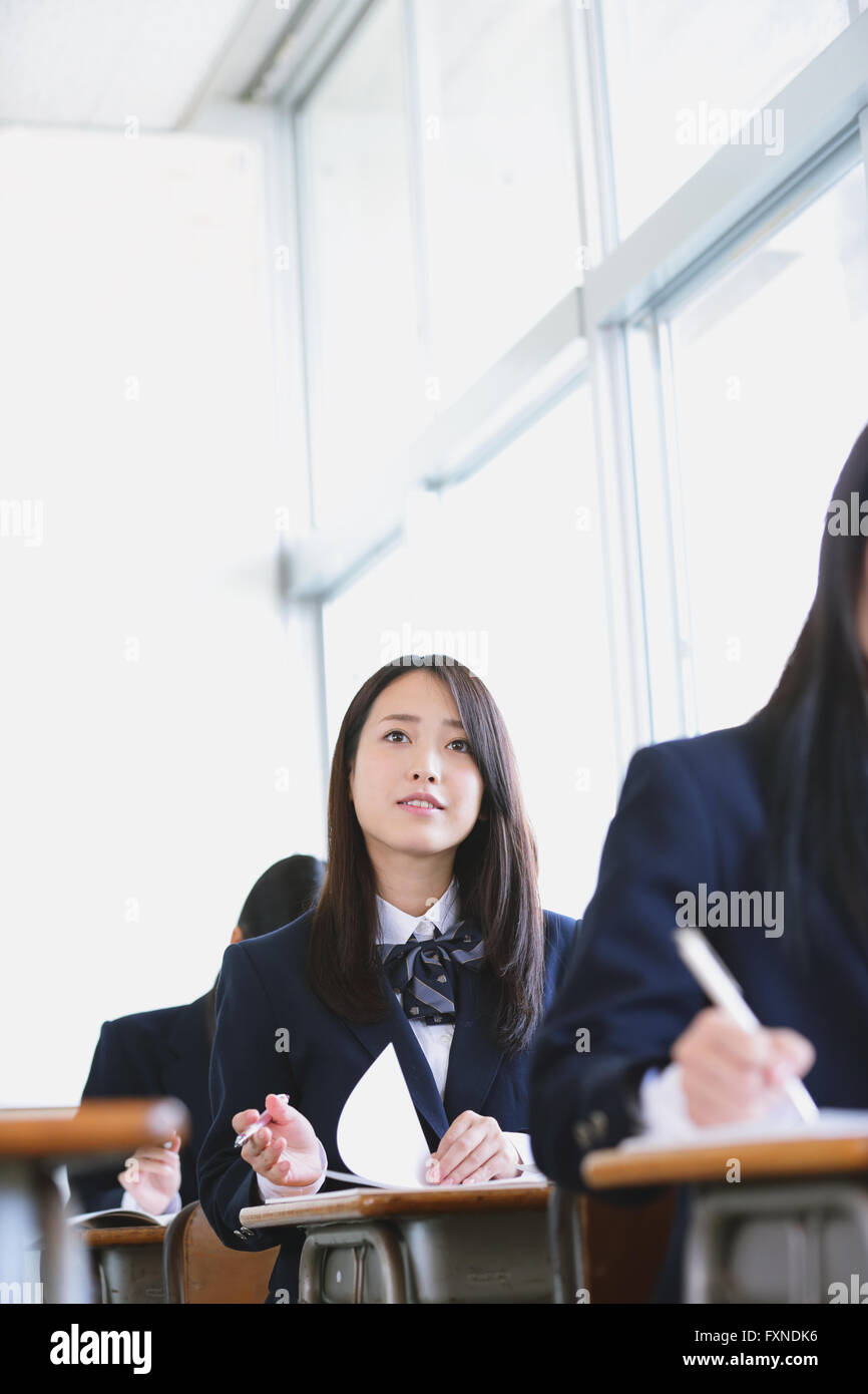 Japanische High-School-Studenten während des Unterrichts Stockfoto