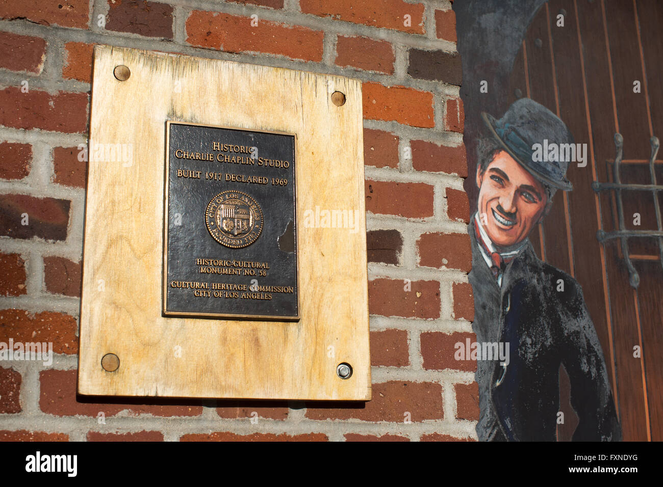 Die Jim Henson Company Hauptquartier der historischen Charlie Chaplin Studios in Hollywood, Kalifornien. Stockfoto