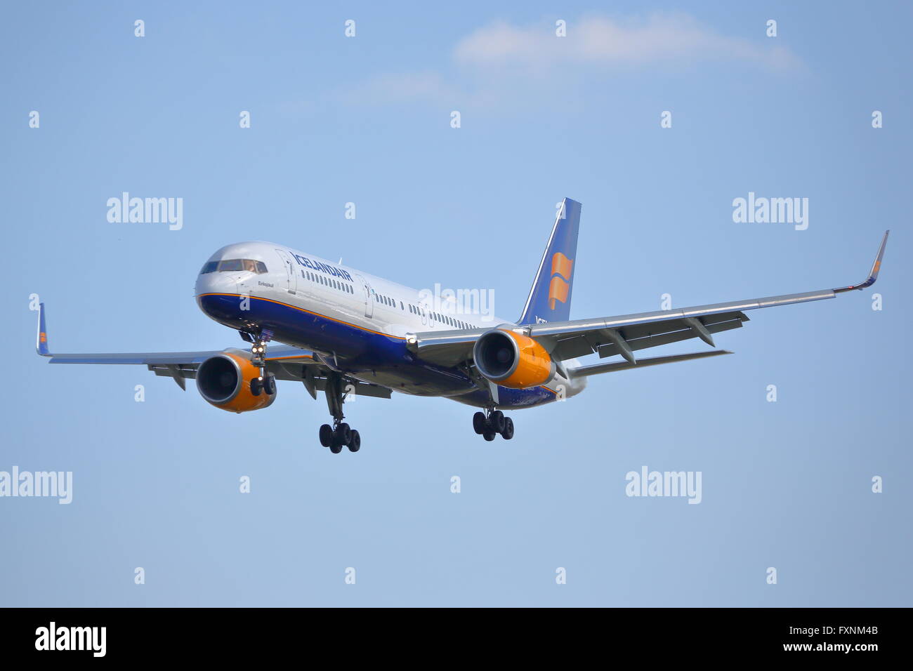 Icelandair Boeing 757-200WL TF-ISZ Ankunft am Flughafen London Heathrow, Vereinigtes Königreich Stockfoto