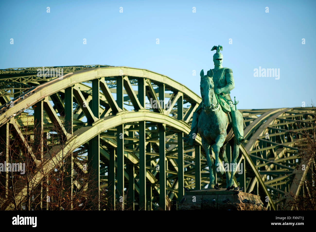 Köln, Reiterstandbild des Deutschen Kaisers Wilhelm II. Vom Bildhauer Louis Tuaillon eine der Linksrheinischen Südseite der Hohenz Stockfoto