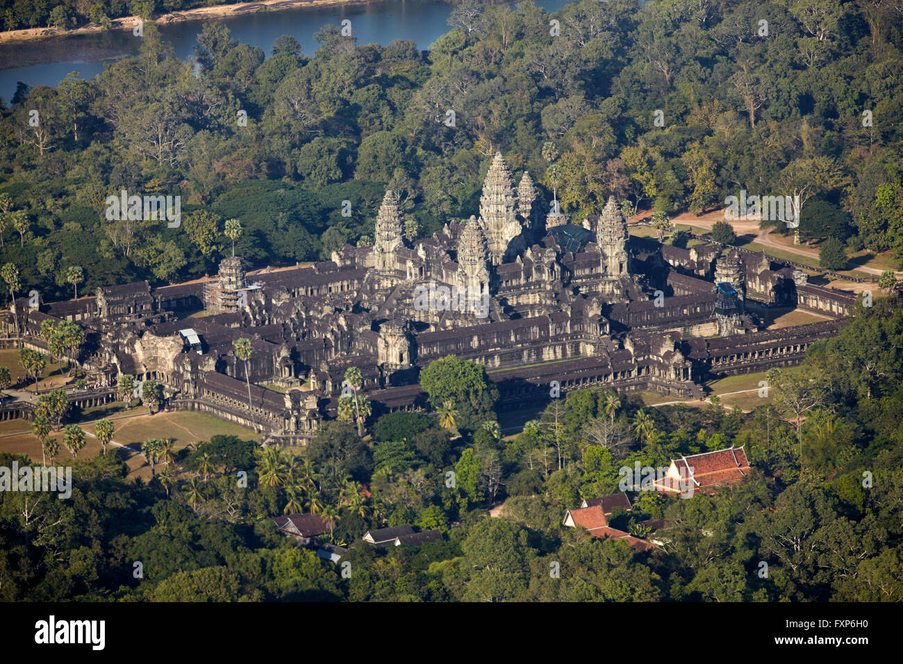 12. Jahrhundert Khmer-Tempel, Angkor Wat, Siem Reap, Kambodscha - Antenne, UNESCO-Weltkulturerbe Stockfoto