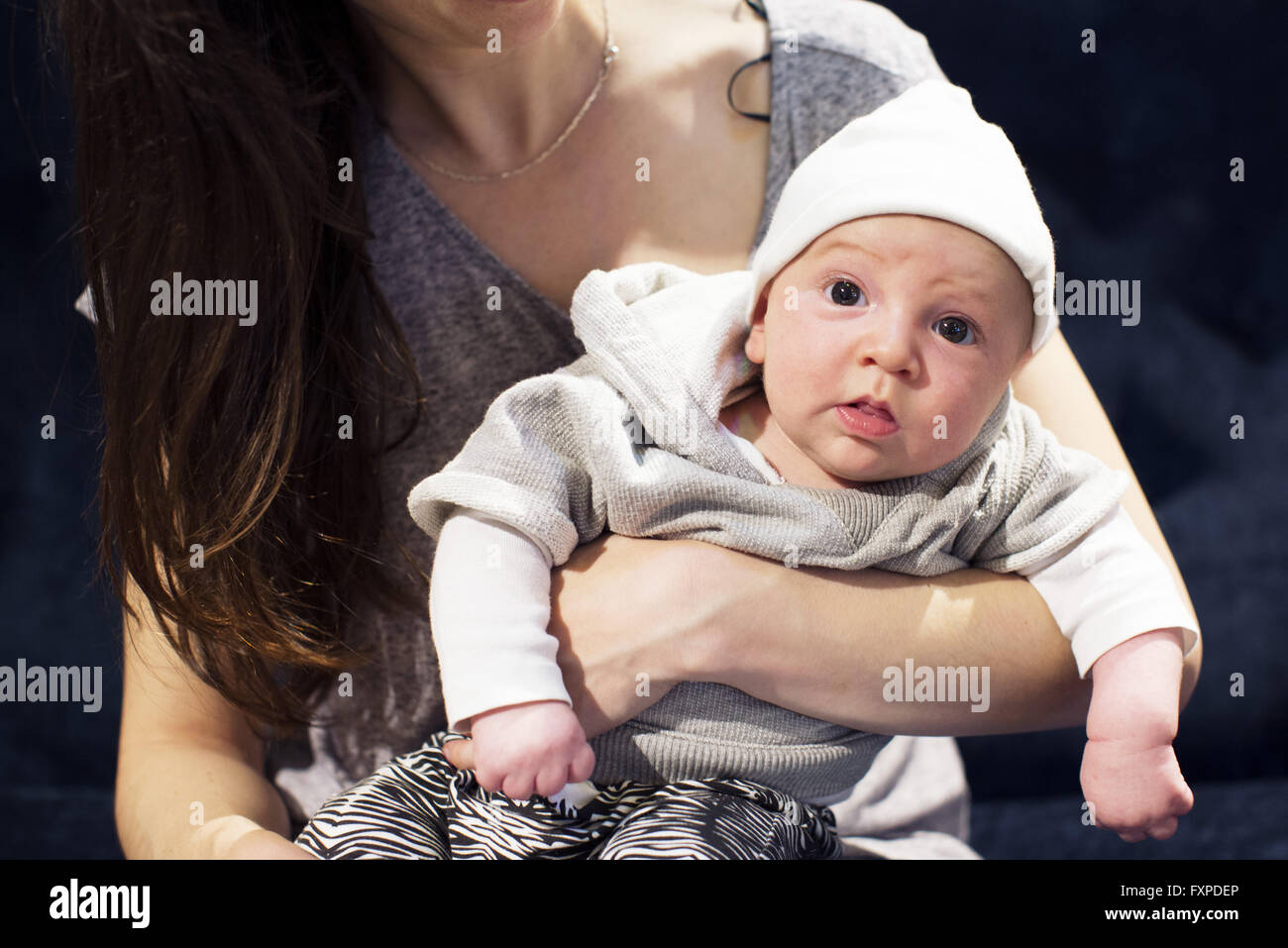 Mutter Baby halten Stockfoto