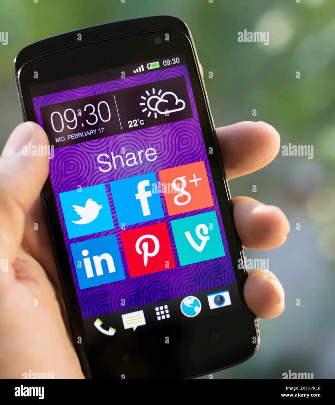 Social Media-Symbole auf Smartphone-Bildschirm Stockfoto