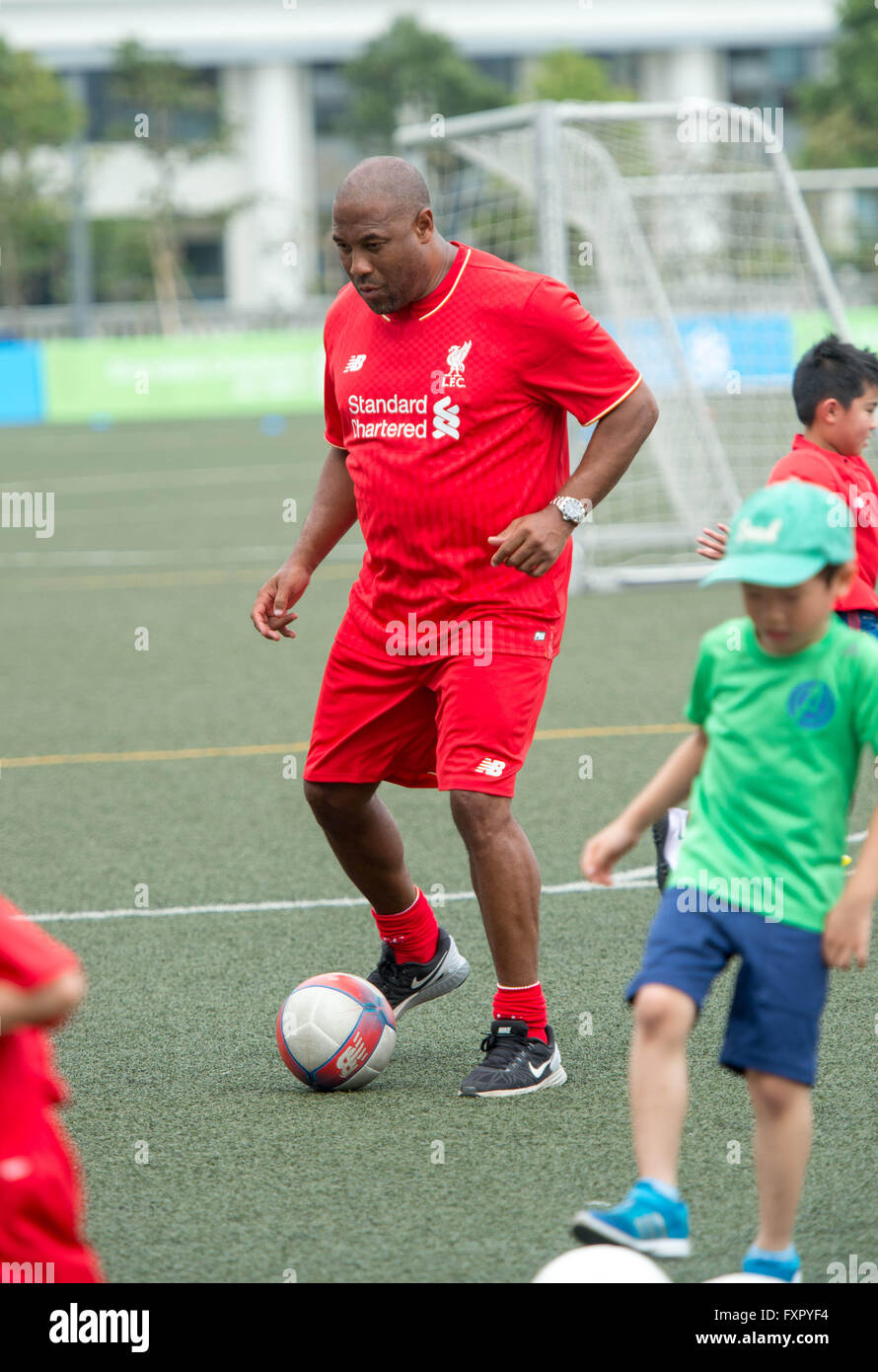 Ehemaliger liverpool footballspieler john barnes Fotos und