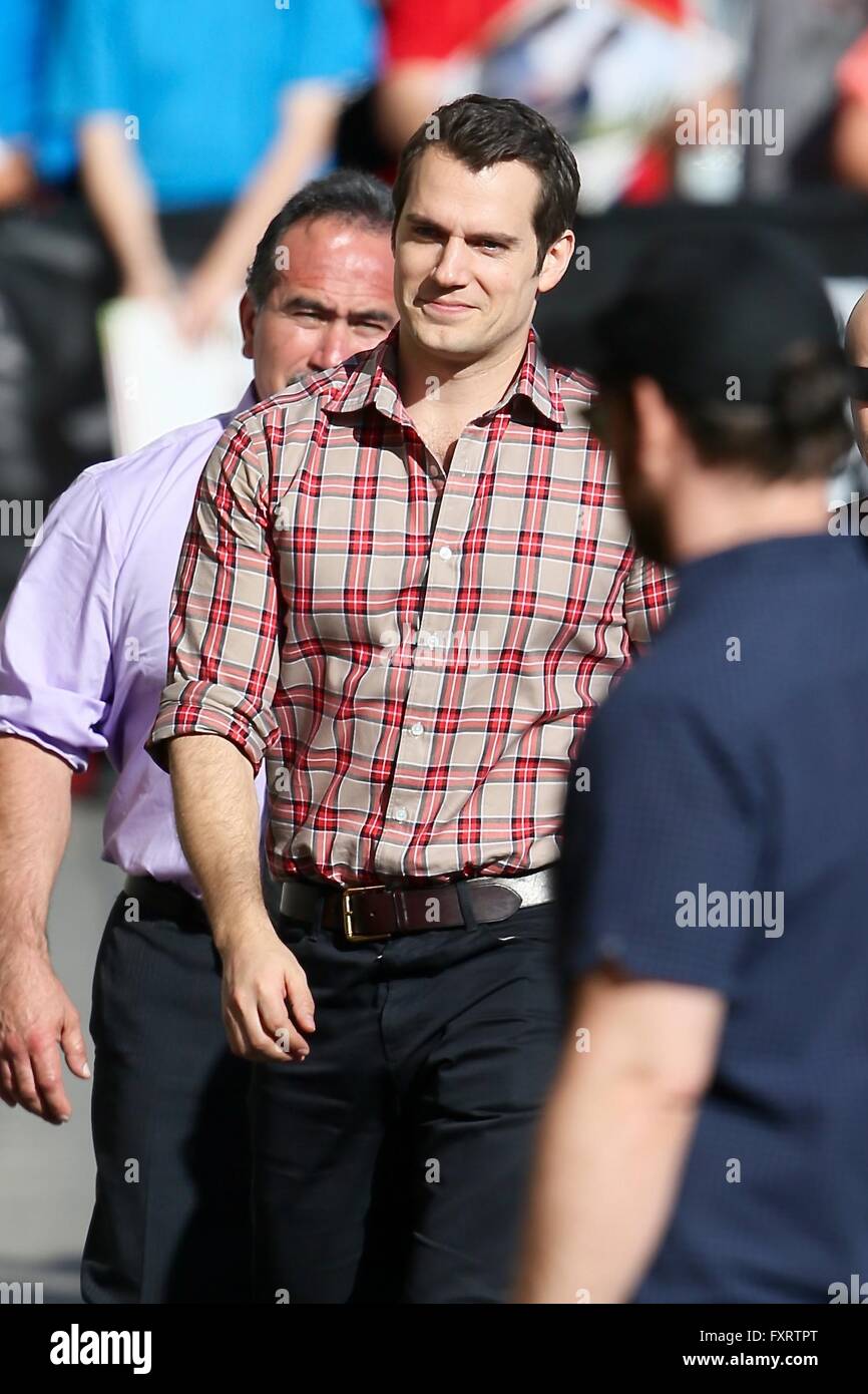 Henry Cavil gesehen kommen in den ABC-Studios für Jimmy Kimmel Live mit: Henry Cavill Where: Los Angeles, California, Vereinigte Staaten von Amerika bei: 17. März 2016 Stockfoto