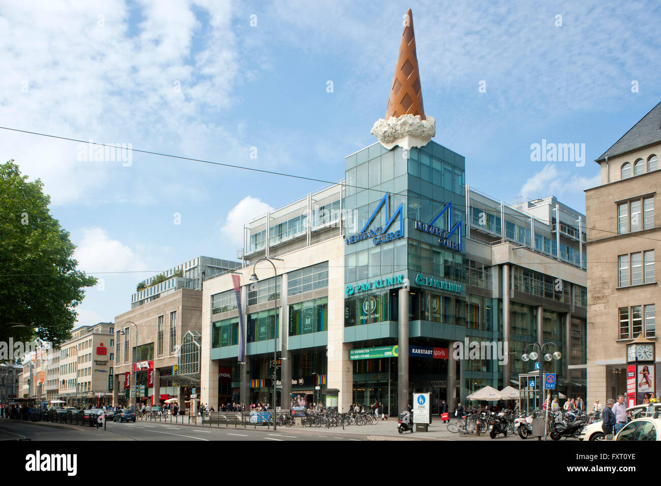 Deutschland, Nordrhein-Westfalen, Köln - Stadt, Neumarkt, eistüte ... Deutschland, Nordrhein-Westfalen, Köln - Stadt, Neumarkt, eistüte ...
