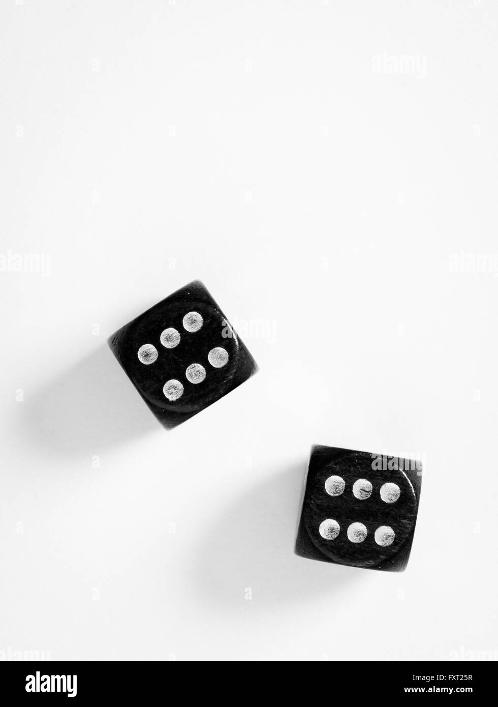 Zwei schwarze Würfel, Doppel-Sechser Stockfoto