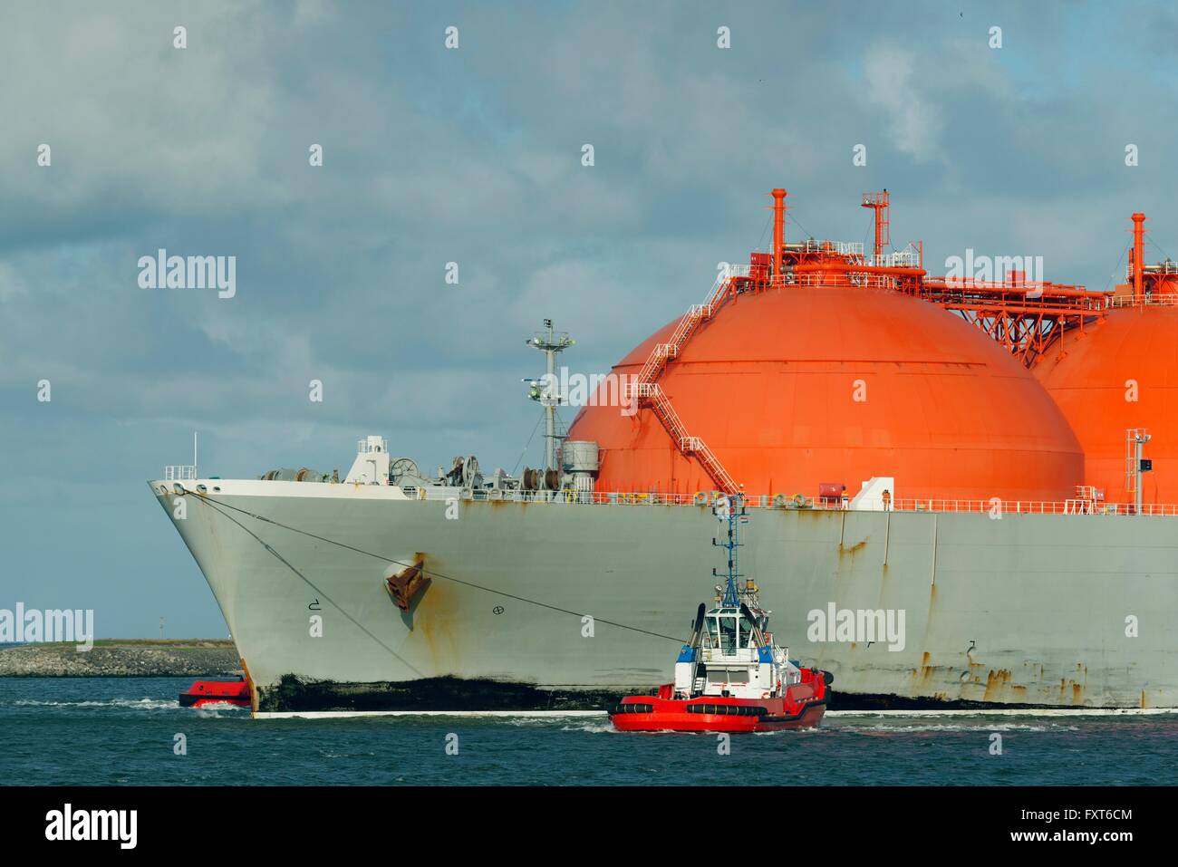LNG oder Flüssigkeit Erdgas Tanker in Hafen von Rotterdam, an das neue LNG-Terminal Stockfoto