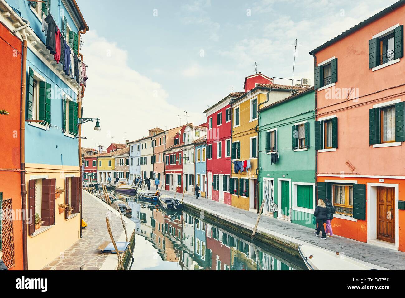 Traditionelle Multi farbige Häuser und Kanal Burano, Venedig, Italien Stockfoto