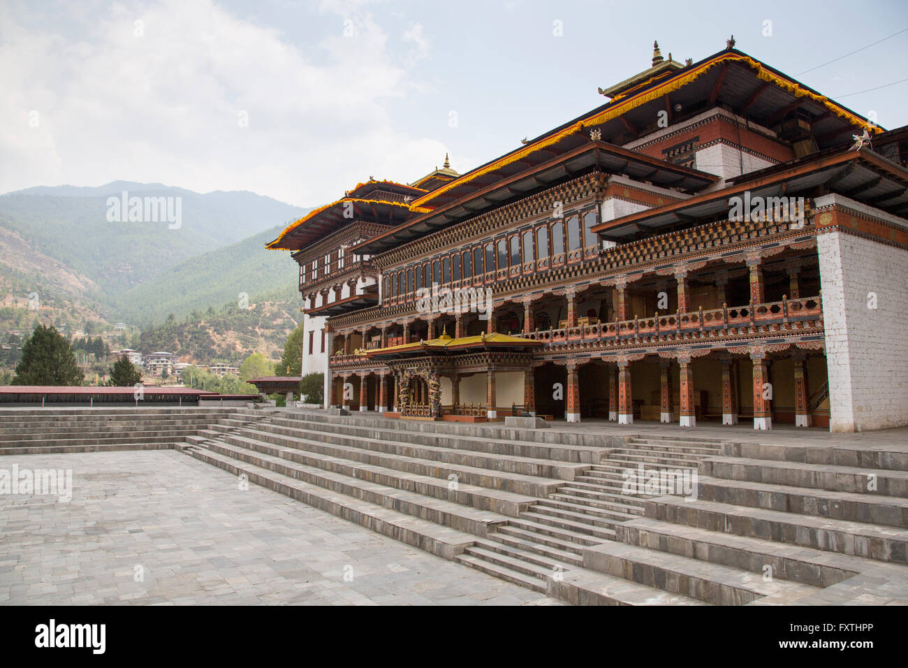 Tashichhoedzong བཀྲ་ཤིས་ཆོས་རྫོང ist ein buddhistisches Kloster und Festung am nördlichen Rand der Stadt von Thimpu, Bhutan Stockfoto