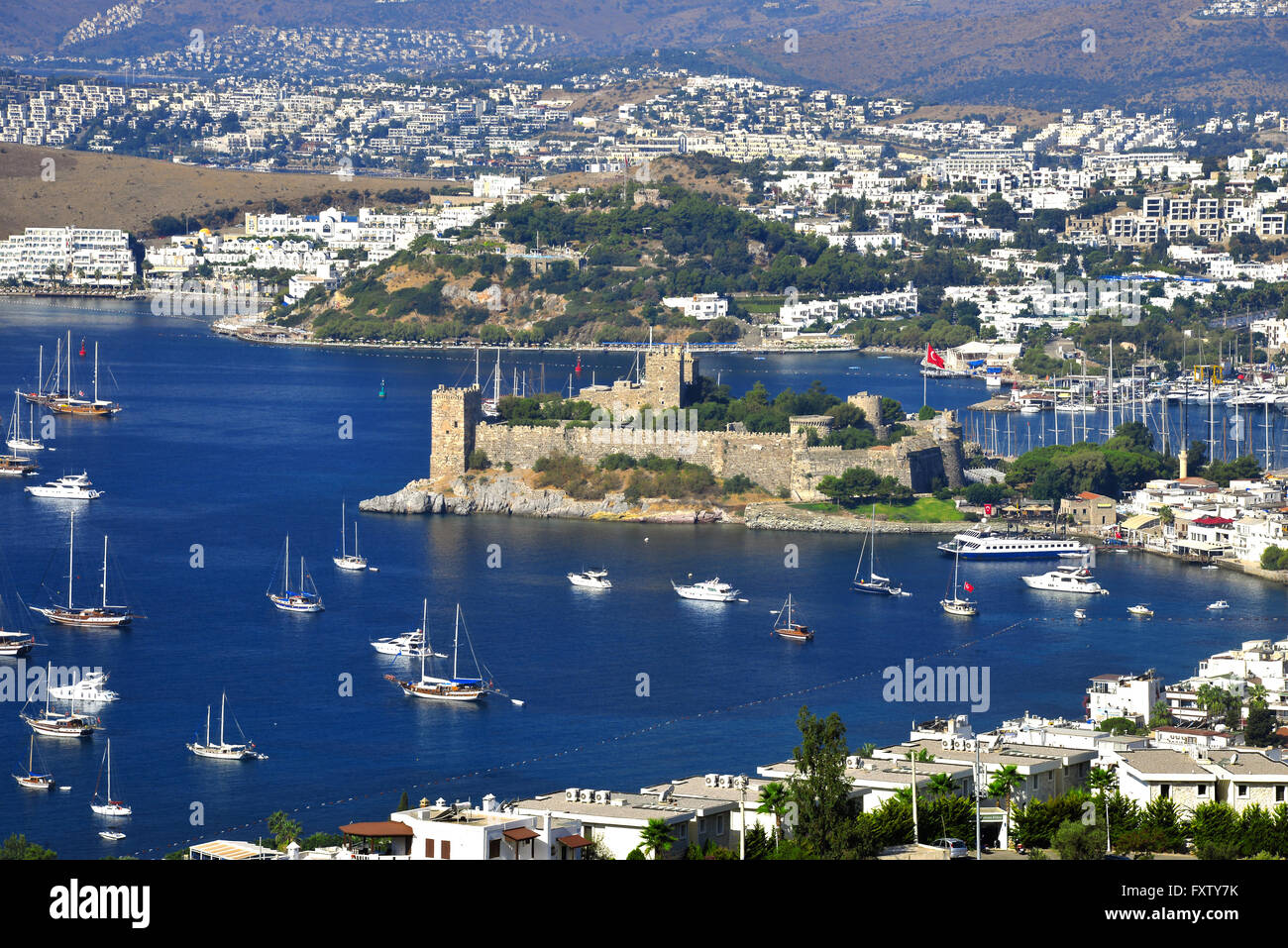 Blick auf Bodrum Hafen und Schloss von St. Peter. Türkische Riviera. Stockfoto