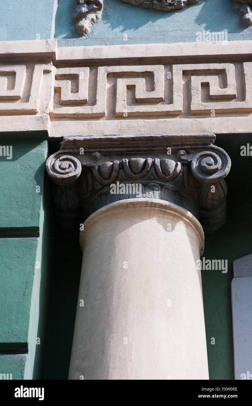 architektonische Muster der alten Wand mit Säule Stockfoto