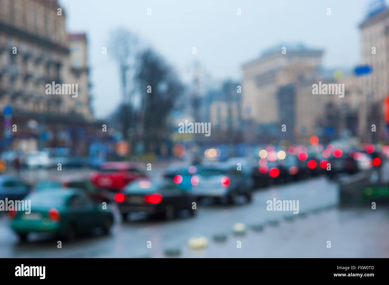 unscharfen Fokus Szene der Autos auf der Straße stellen Verkehrskonzept im Zusammenhang mit Idee Stockfoto