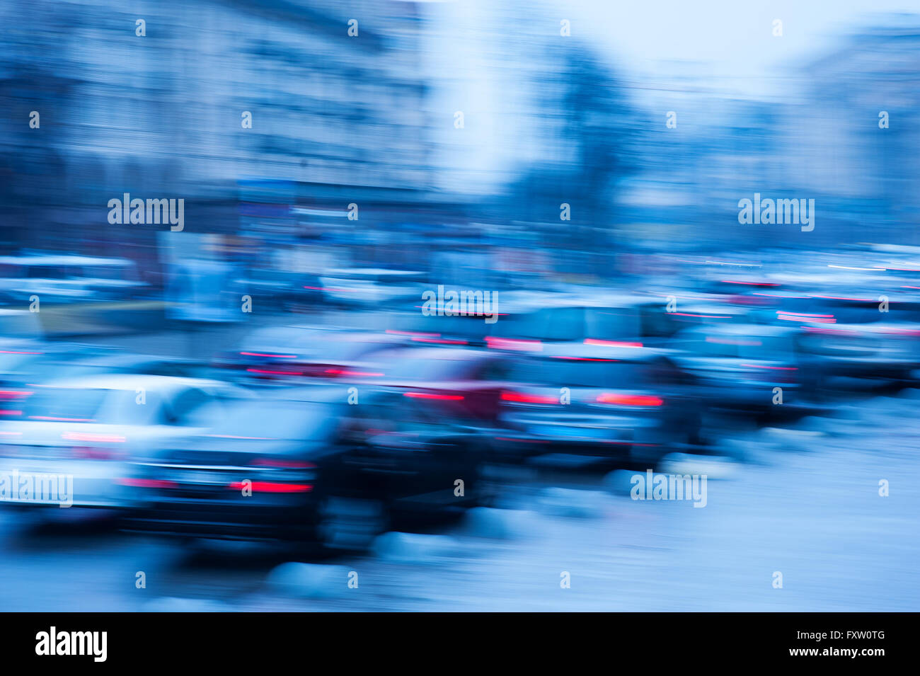 unscharfen Fokus Szene der Autos auf der Straße stellen Verkehrskonzept im Zusammenhang mit Idee Stockfoto