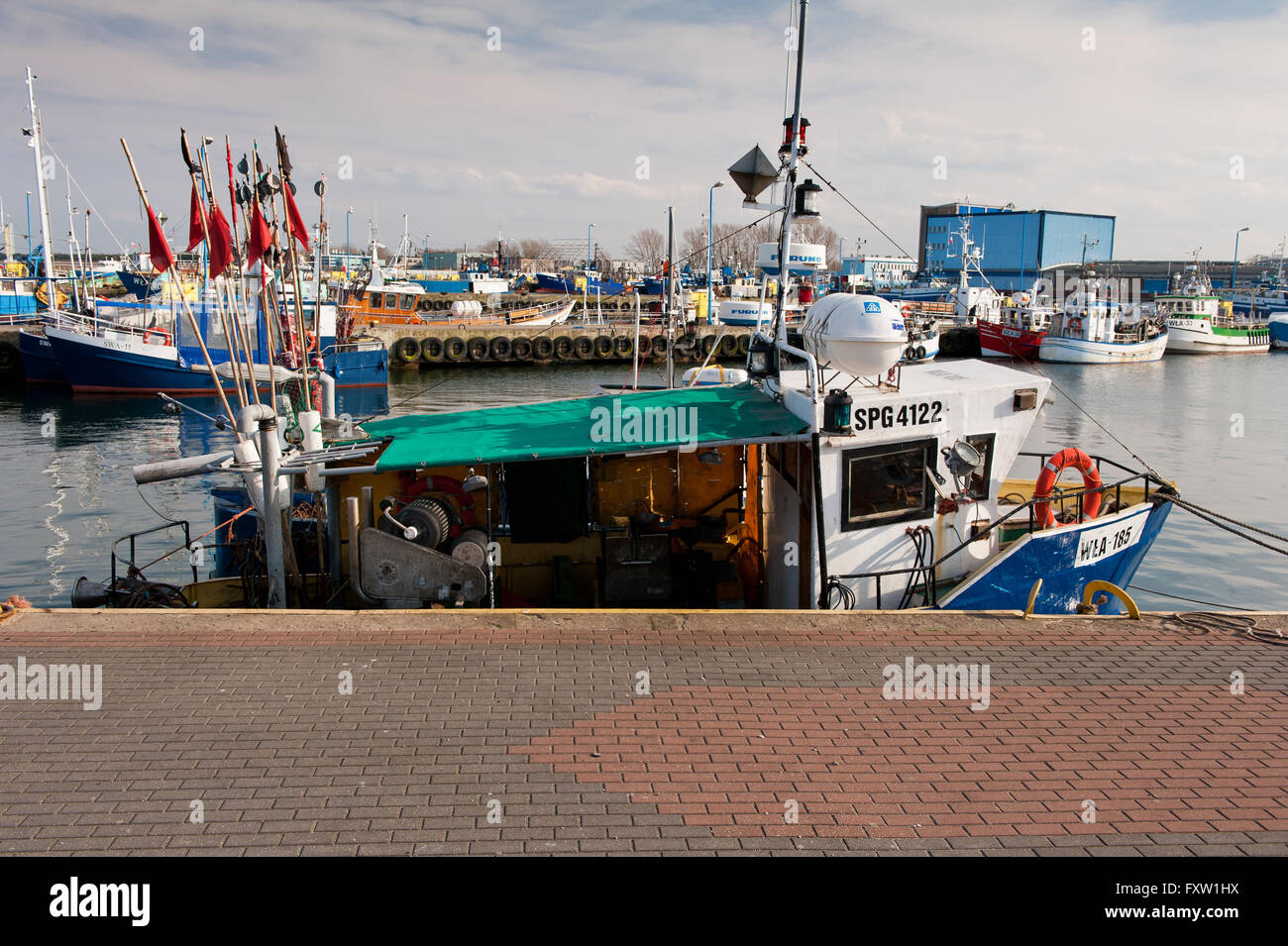 Fischerei Schiffe im Hafen von Szkuner in Wladyslawowo, Polen, Europa. Festgemachten Schiffe am Ufer Schoner, Fisch-Industrie-Werft Stockfoto