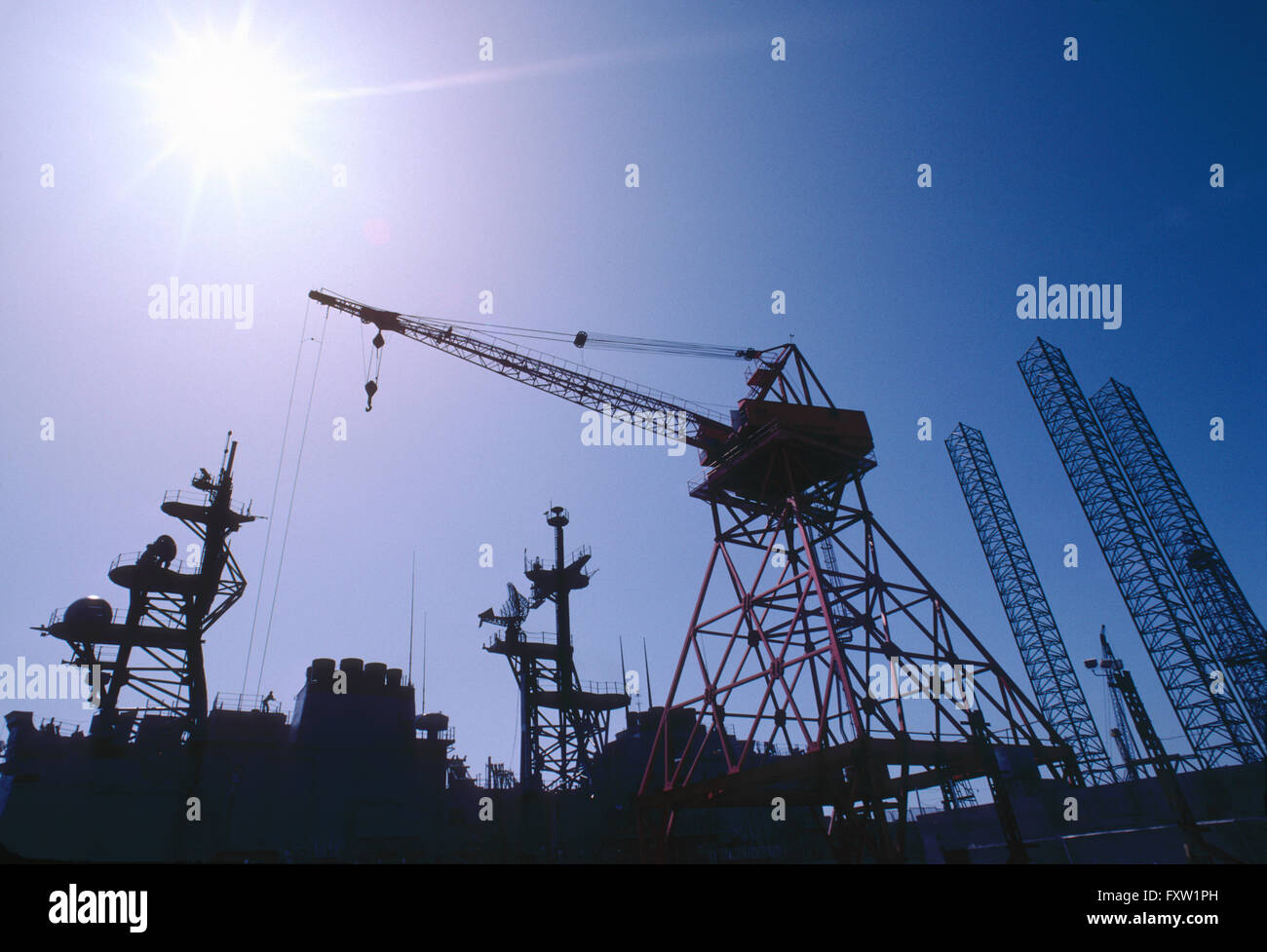 Großer Kran bei der Marine-Werft; Schiffsbau-Anlage; Philadelphia; Pennsylvania; USA Stockfoto