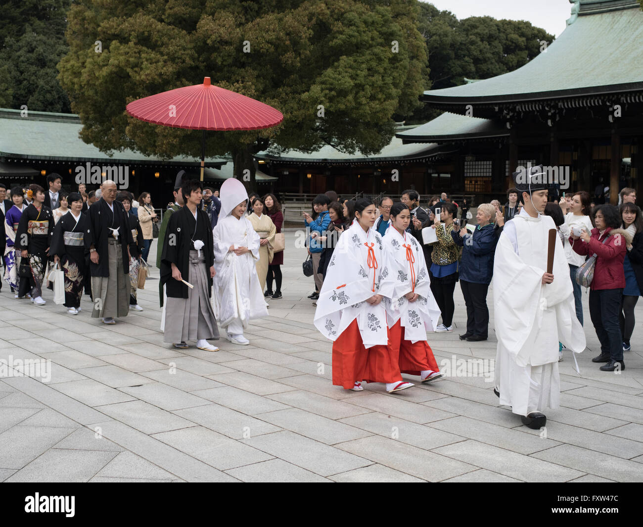 Traditionellen japanischen Shinto Hochzeit Prozession an Meiji opernhaft (Schrein) Tokyo, Japan Stockfoto