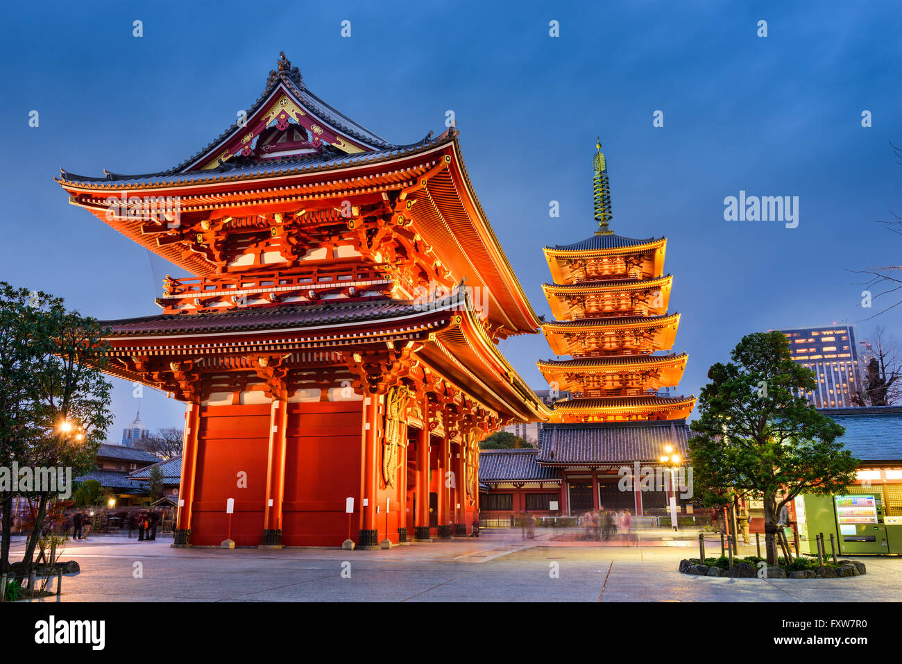Asakusa, Tokio am Sensoji Tempel Hozomon Tor und fünf sagenumwobenen Pagode. Stockfoto