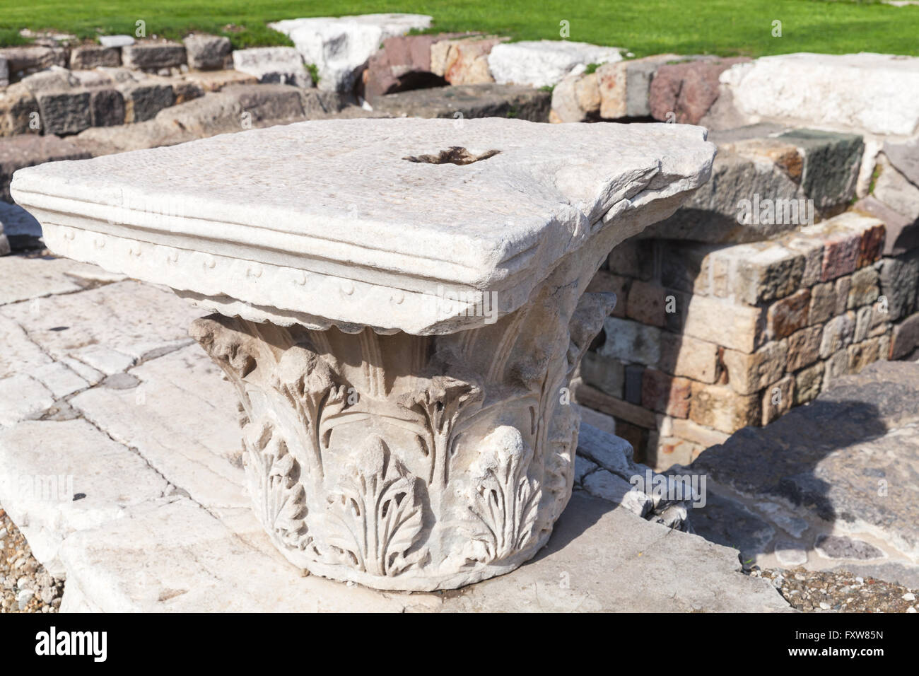 Weißen Steinsäulen Details. Antike Stadt Smyrna. Izmir, Türkei Stockfoto