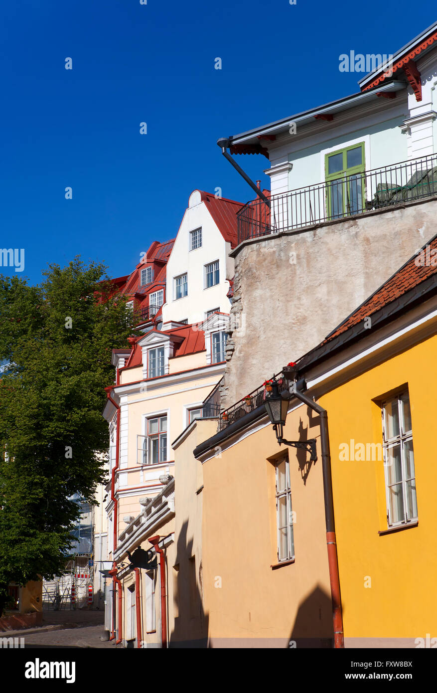 Alte Häuser auf den alten Straßen der Stadt. Tallinn. Estland. Stockfoto