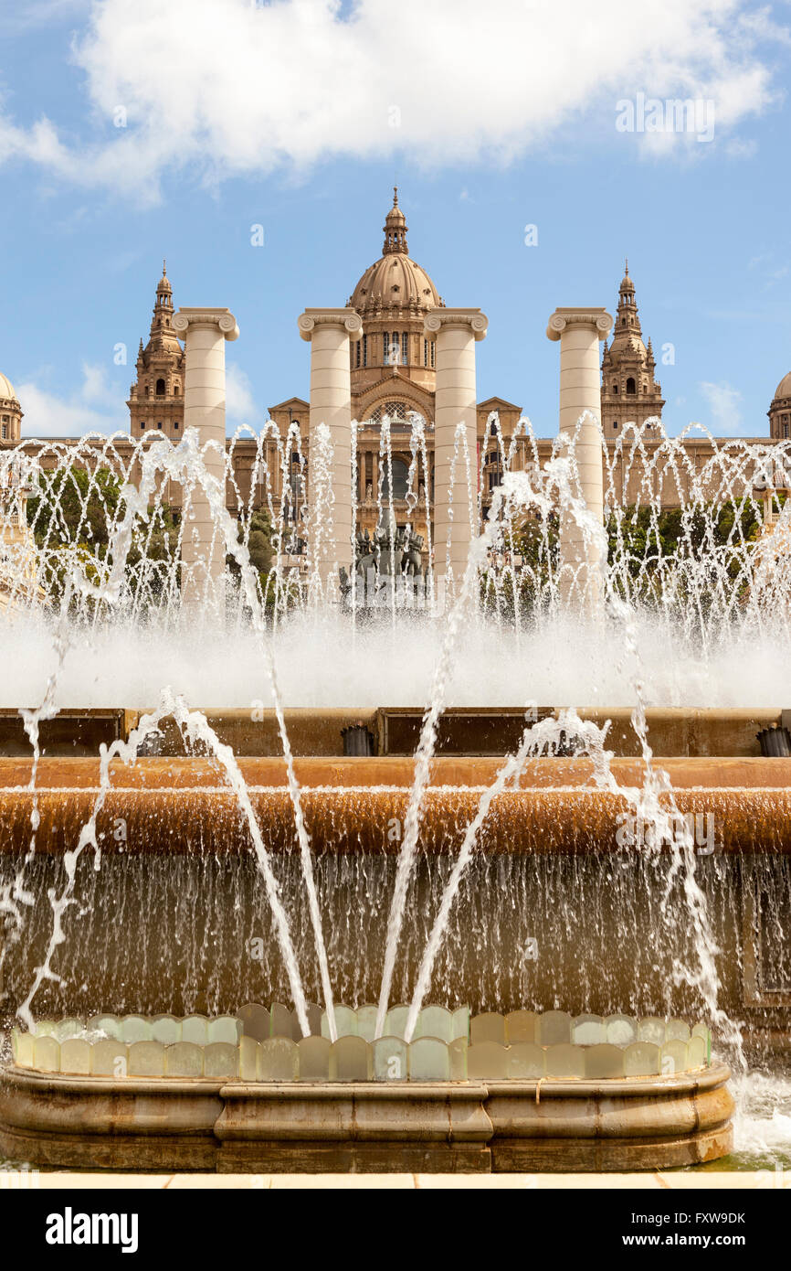 Nationalen Kunstmuseum von Katalonien, Museu Nacional d ' Art de Catalunya und Magic Fountain, Montjuic, Barcelona, Spanien Stockfoto