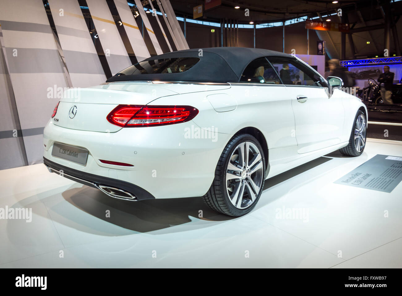 Kompakte executive Auto Mercedes-Benz C250 Cabriolet (W205), 2016. Stockfoto