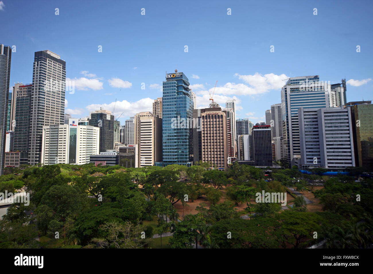 TALL BUILDINGS aus PENINSULA HOTEL MANILA Philippinen Asien 18. April 2015 Stockfoto